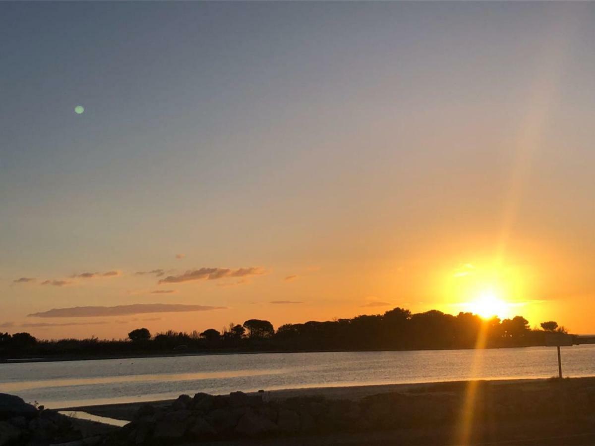 Sunrise Apartment Льокат Екстериор снимка